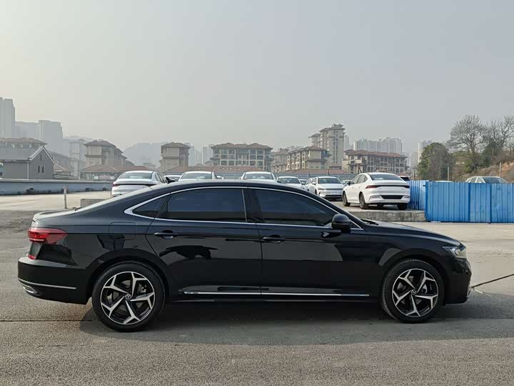 Фото 7 - Volkswagen Passat