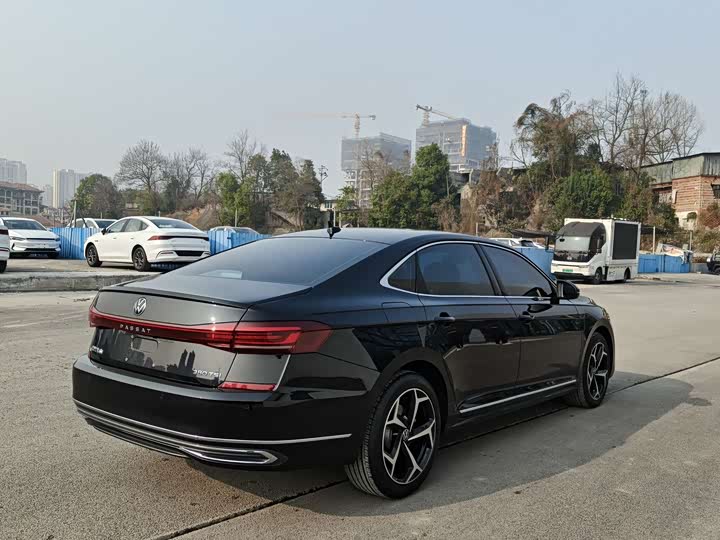 Фото 8 - Volkswagen Passat