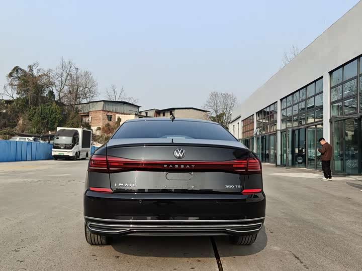 Фото 9 - Volkswagen Passat