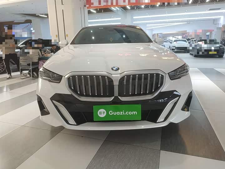 Фото 3 - BMW 5 Series