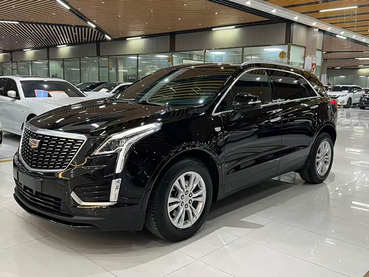 Фото 1 - Cadillac XT5