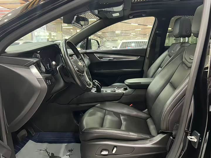 Фото 4 - Cadillac XT5