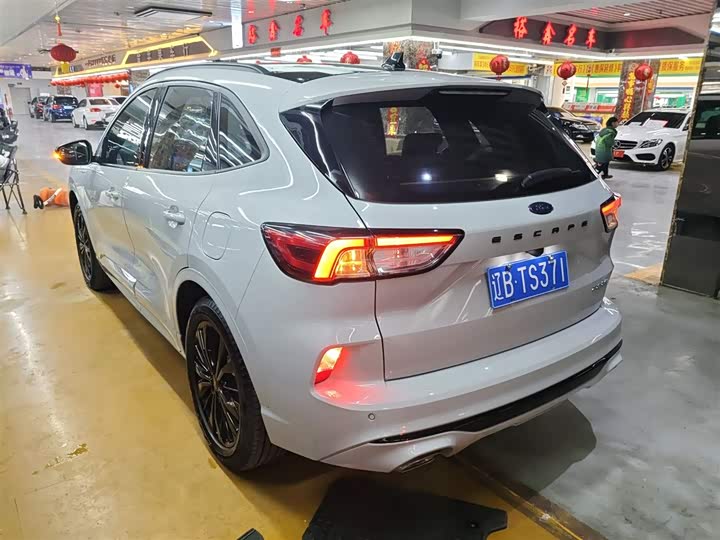 Фото 5 - Ford Escape