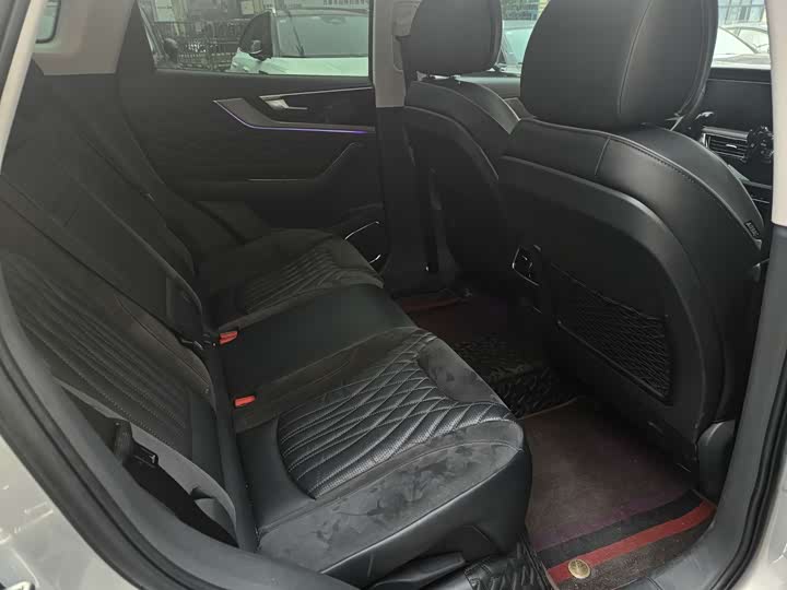 Фото 7 - Hongqi HS5