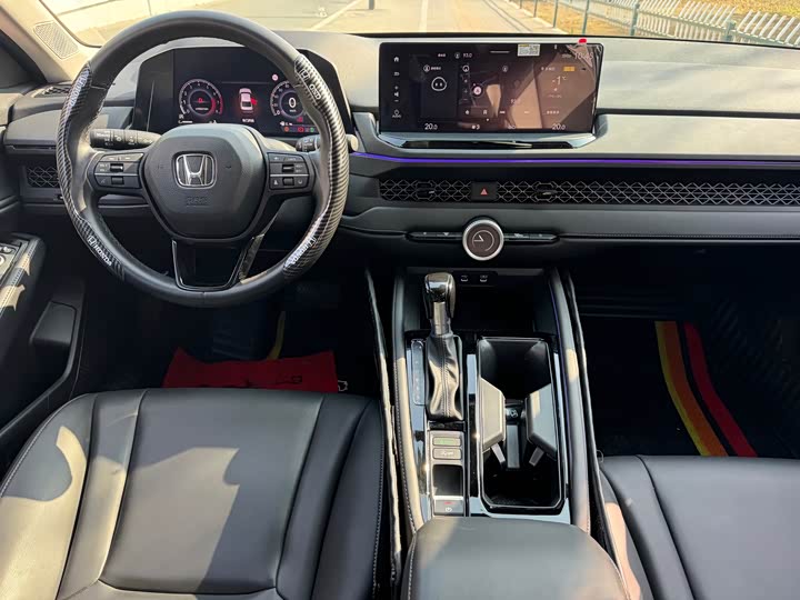 Фото 7 - Honda Accord