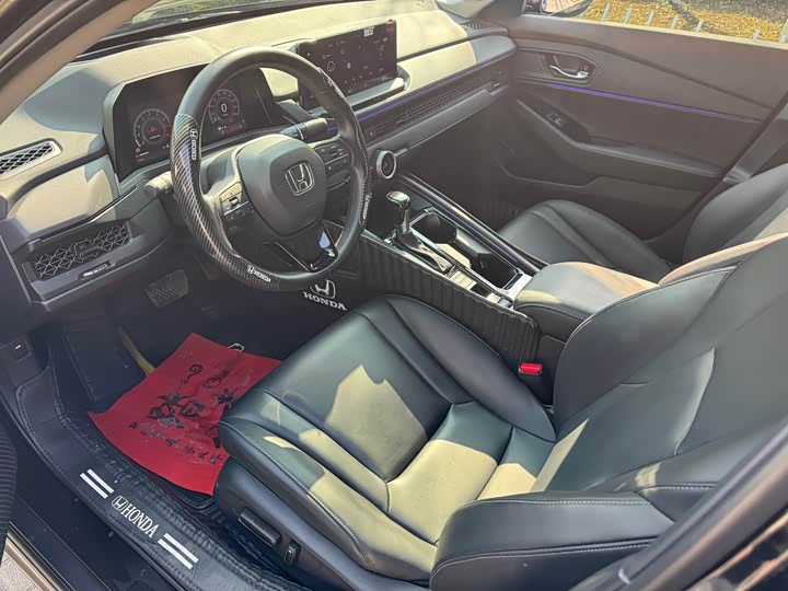 Фото 8 - Honda Accord