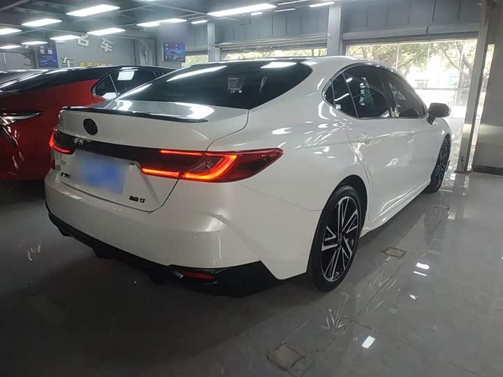 Фото 7 - Toyota Camry