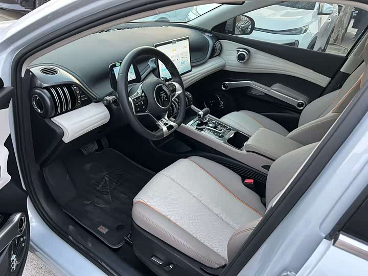 Фото 4 - BYD Yuan Plus