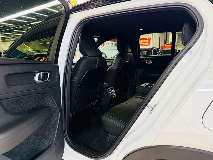 Фото 7 - Volvo XC40 EV