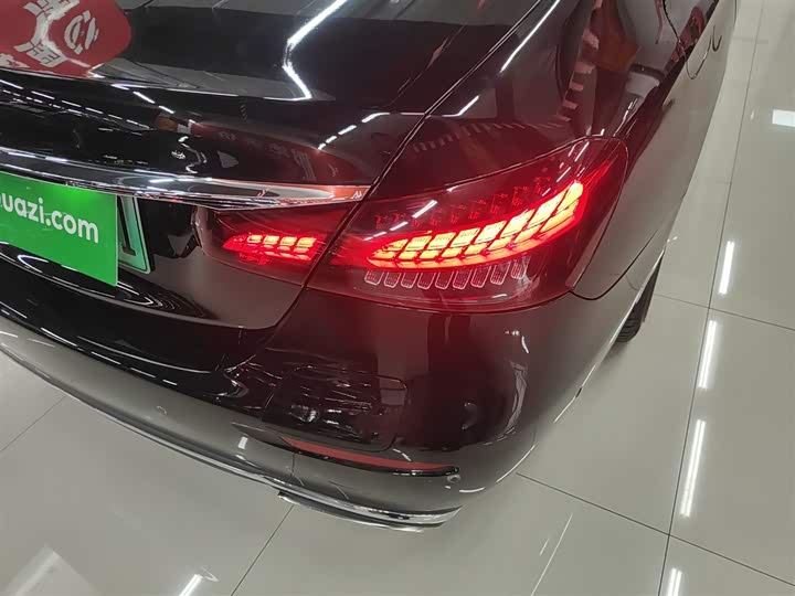 Фото 8 - Mercedes-Benz E-Class Hybrid