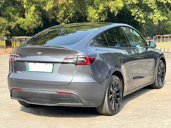 Фото 9 - Tesla Model Y