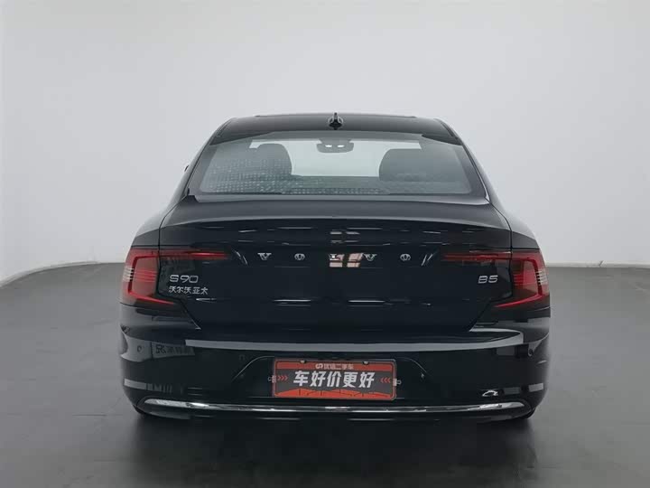 Фото 4 - Volvo S90