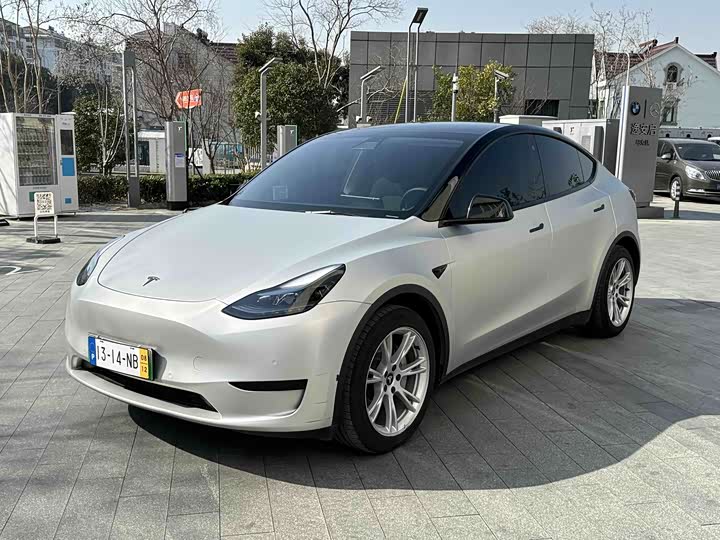 Фото 1 - Tesla Model Y