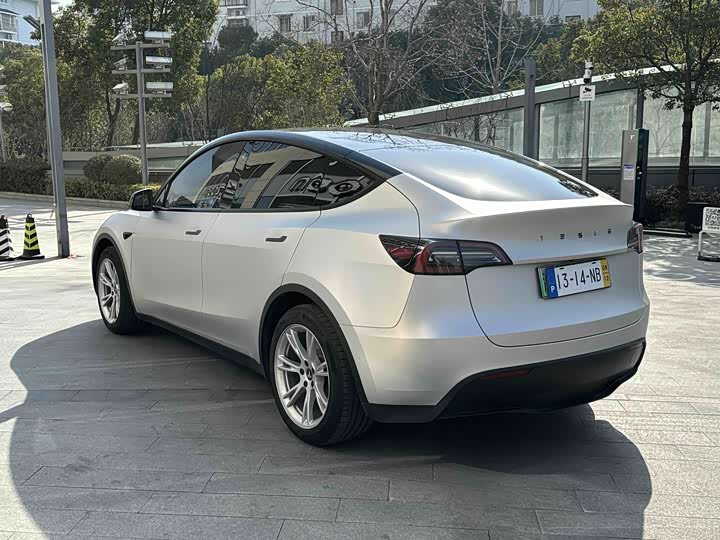 Фото 8 - Tesla Model Y