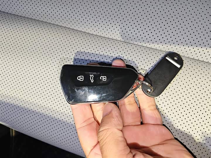 Фото 9 - Volkswagen Tayron