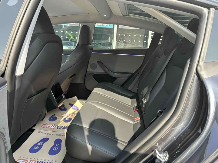 Фото 4 - Tesla Model 3