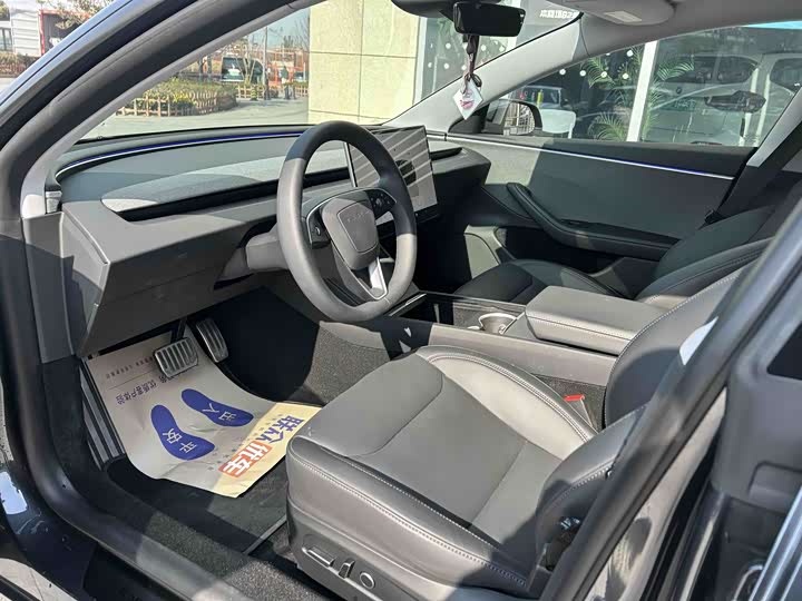 Фото 7 - Tesla Model 3