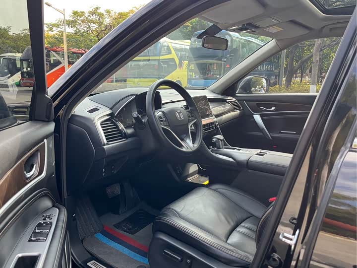 Фото 4 - Honda Avancier