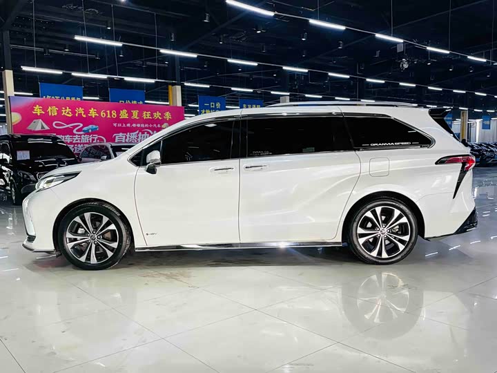 Фото 5 - Toyota Granvia