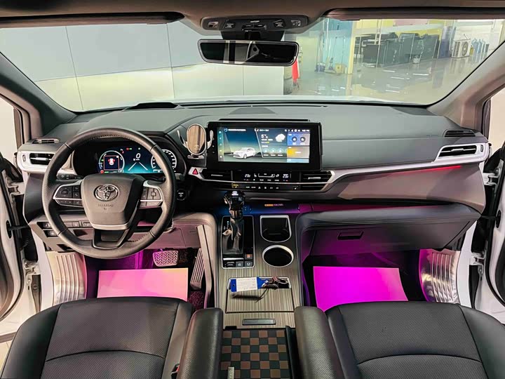 Фото 9 - Toyota Granvia