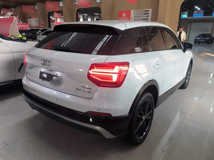 Фото 7 - Audi Q2L