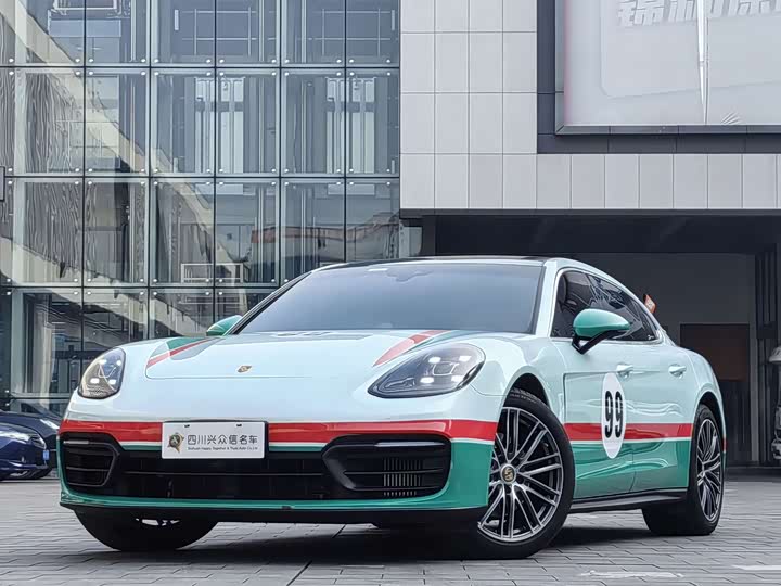 Фото 1 - Porsche Panamera