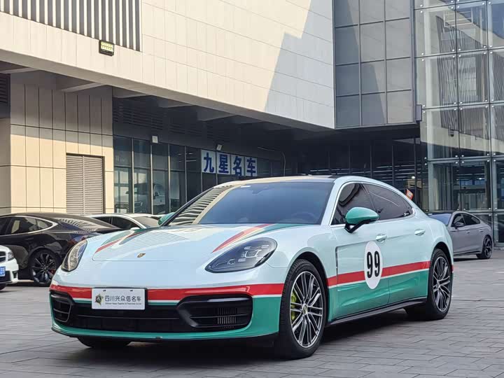 Фото 2 - Porsche Panamera