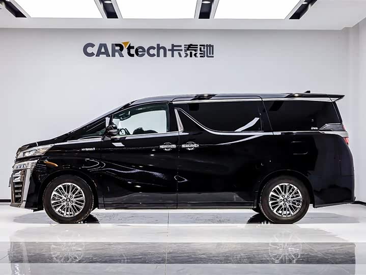 Фото 3 - Toyota Vellfire