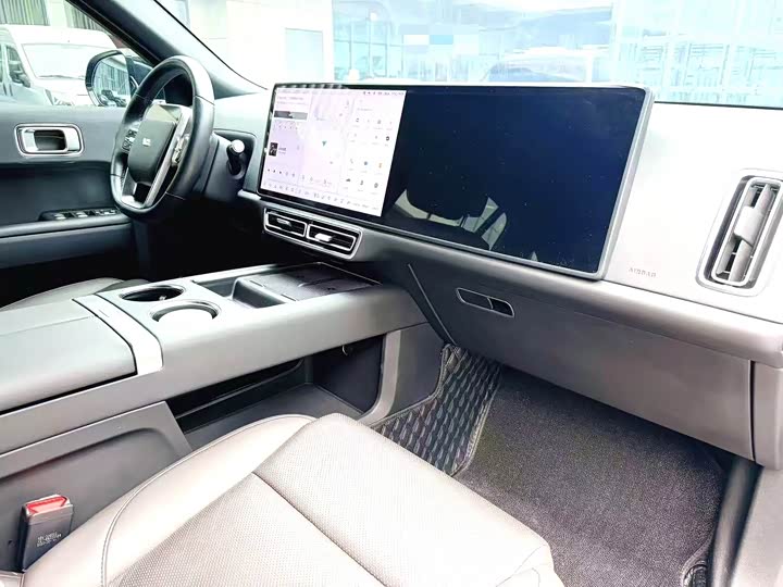 Фото 9 - LiXiang L8