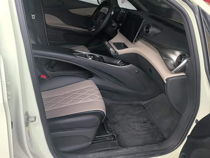 Фото 8 - BYD Dolphin