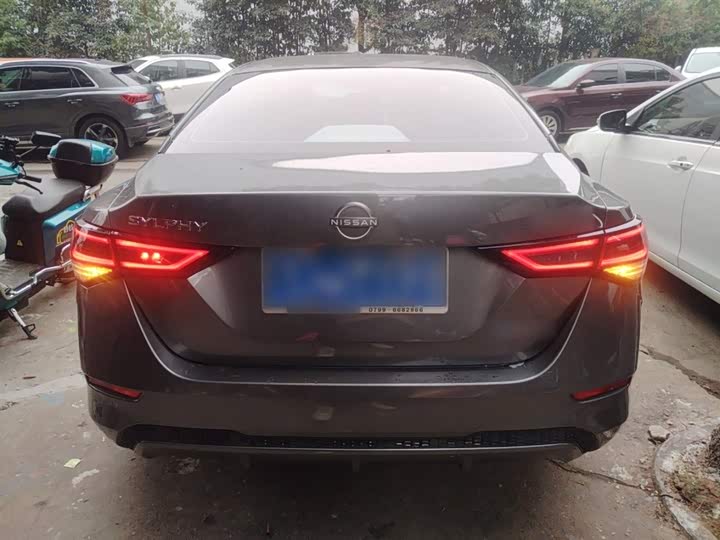 Фото 6 - Nissan Sylphy