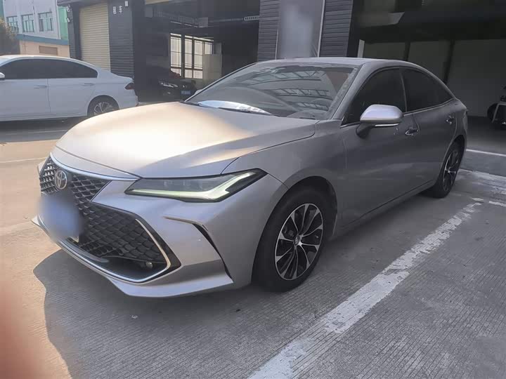 Фото 1 - Toyota Avalon