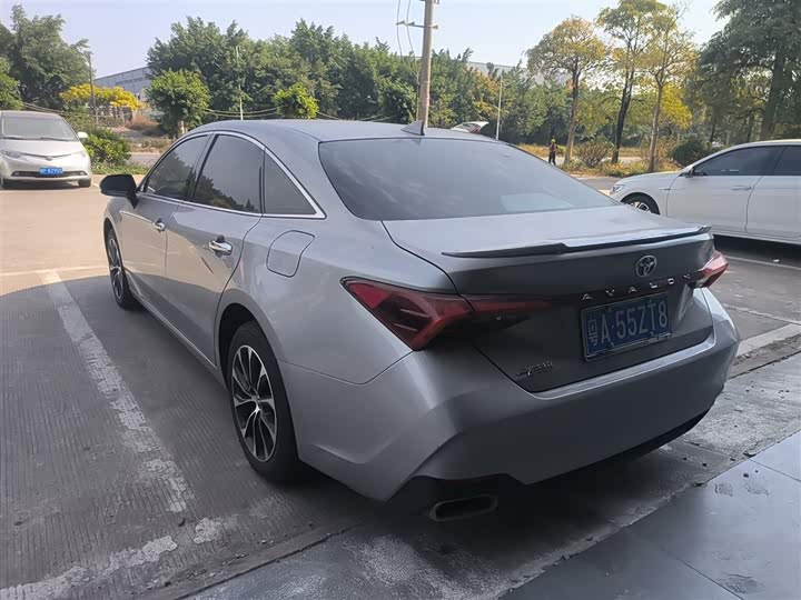 Фото 5 - Toyota Avalon