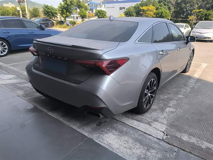 Фото 7 - Toyota Avalon