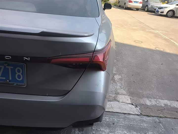 Фото 8 - Toyota Avalon