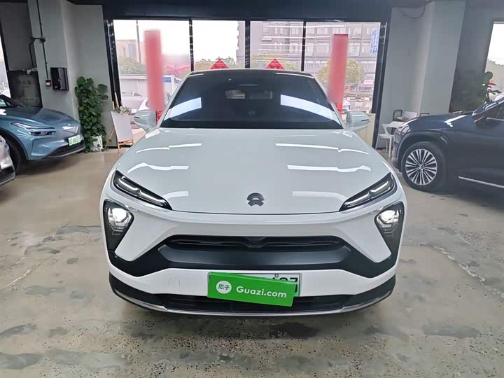 Фото 3 - Nio EC6