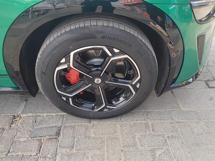 Фото 6 - Xiaomi YU7