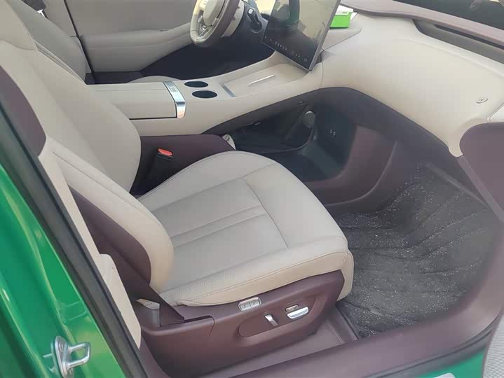 Фото 8 - Xiaomi YU7