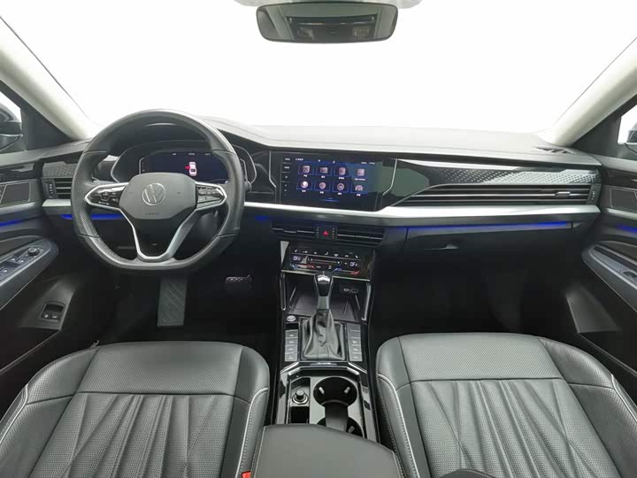 Фото 5 - Volkswagen Passat Hybrid