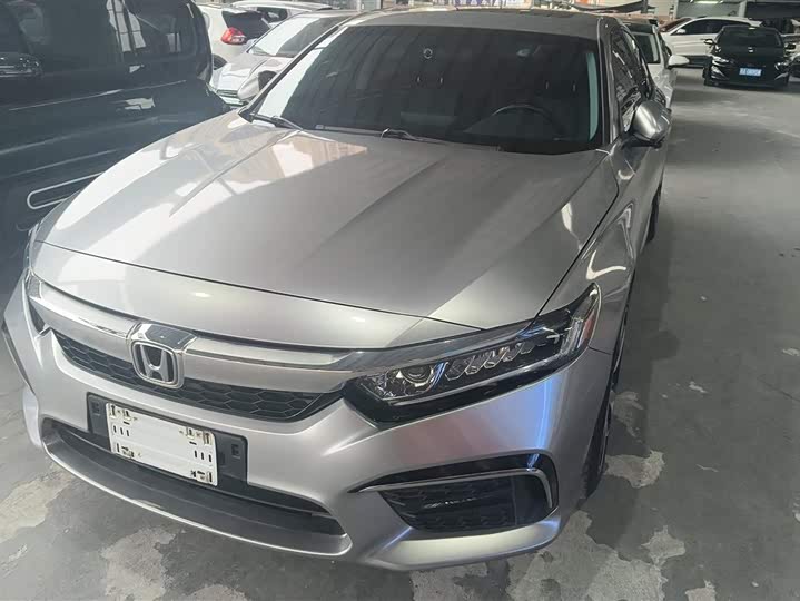 Фото 1 - Honda Inspire