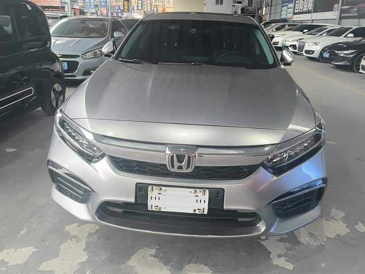 Фото 2 - Honda Inspire