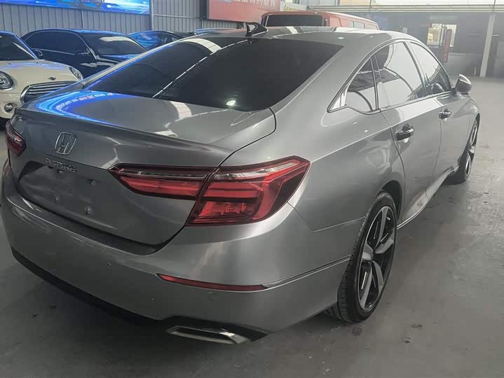 Фото 3 - Honda Inspire