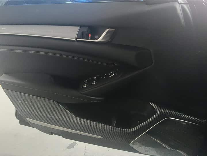 Фото 7 - Honda Inspire