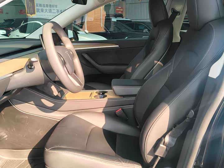 Фото 8 - Tesla Model Y