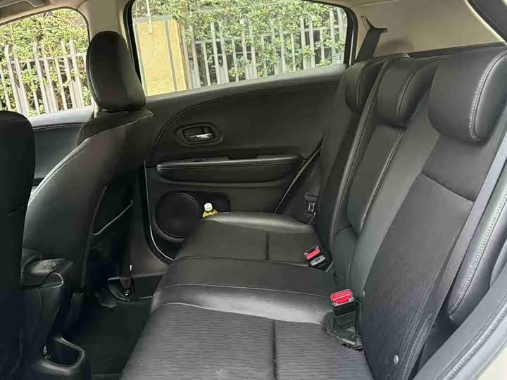 Фото 2 - Honda Vezel