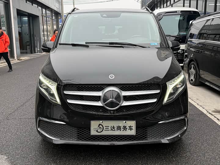 Фото 2 - Mercedes-Benz V-Class