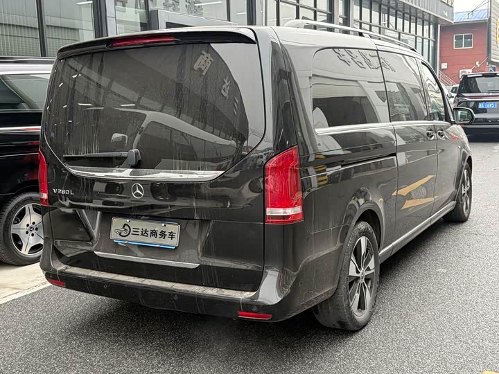 Фото 5 - Mercedes-Benz V-Class