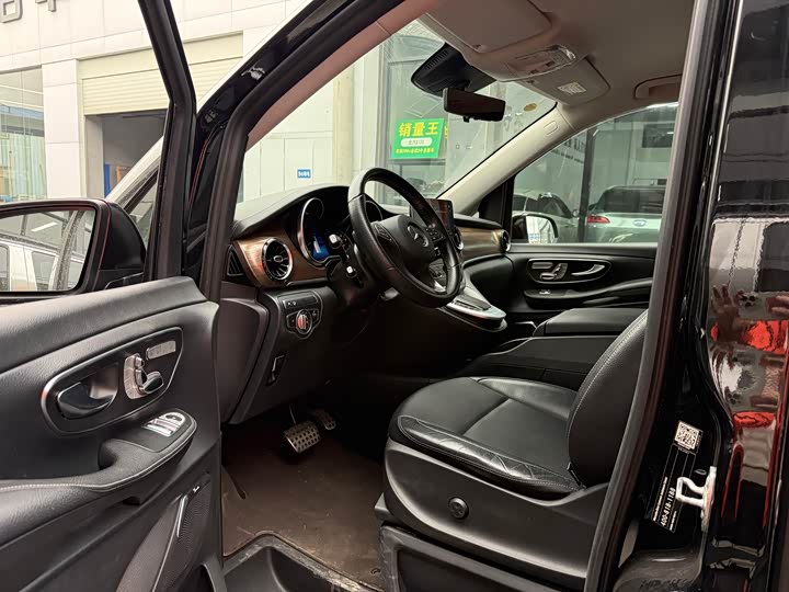 Фото 6 - Mercedes-Benz V-Class