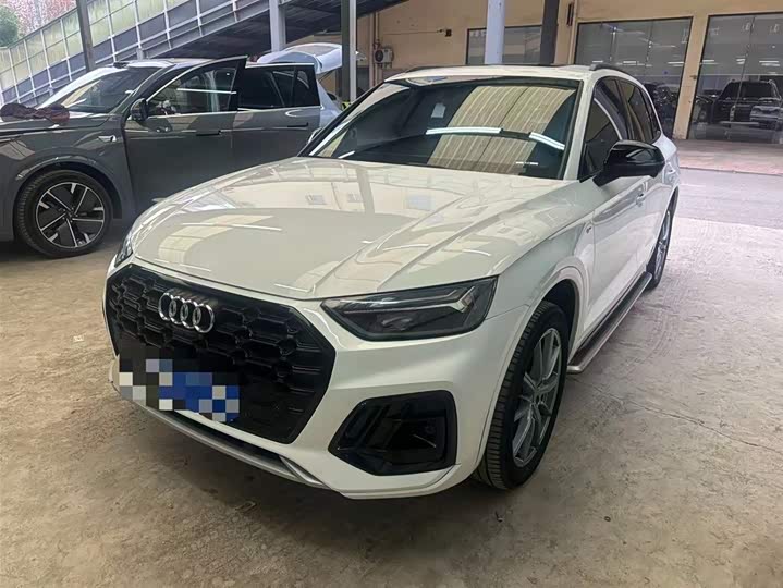 Фото 1 - Audi Q5L