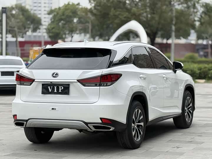 Фото 3 - Lexus RX